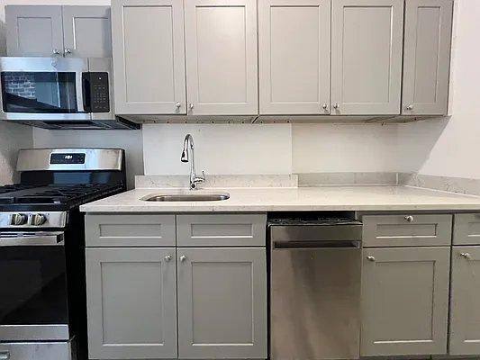 Apartment for rent at 2265 University Ave #4U, Bronx, NY 10468