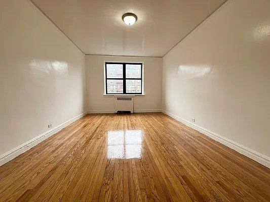 Apartment for rent at 2265 University Ave #4U, Bronx, NY 10468