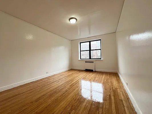 Apartment for rent at 2265 University Ave #4U, Bronx, NY 10468
