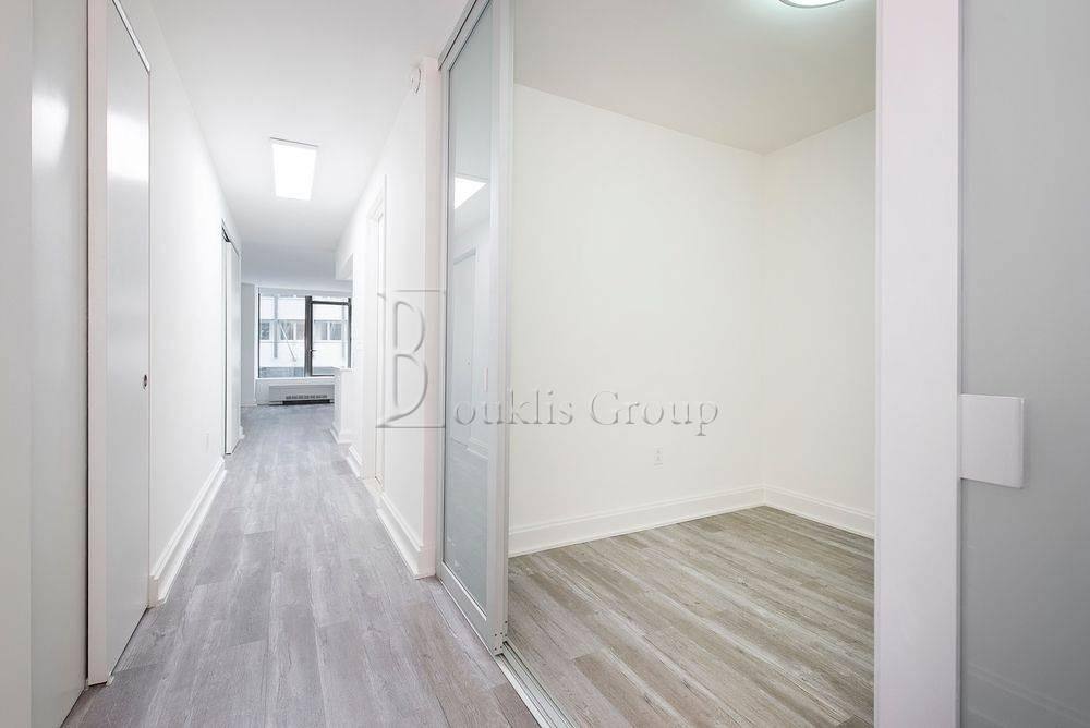 Apartment for rent at 10 Hanover Square #20P, New York, NY 10004