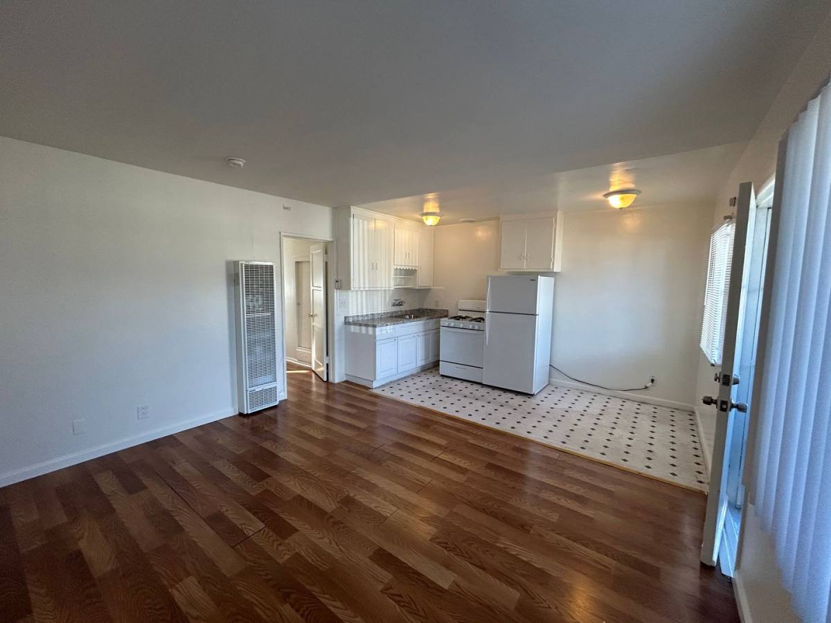 434 - 442 E Lincoln St, Carson, CA 90745 - Apartment for Rent - Image 3