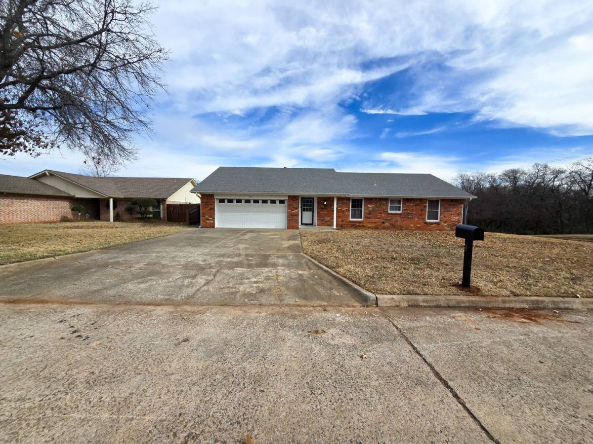 House for rent at 1 N Rice Ave, Shawnee, OK 74804