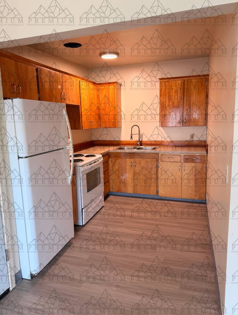 Apartment for rent at 1700 E 9th St, The Dalles, OR 97058