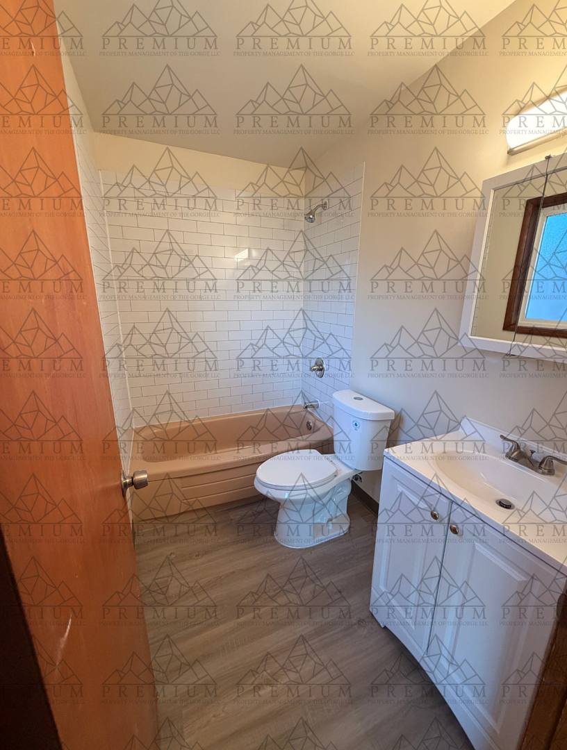 Apartment for rent at 1700 E 9th St, The Dalles, OR 97058