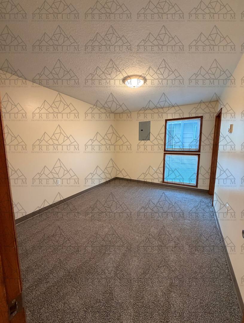 Apartment for rent at 1700 E 9th St, The Dalles, OR 97058