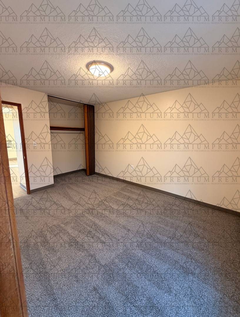 Apartment for rent at 1700 E 9th St, The Dalles, OR 97058