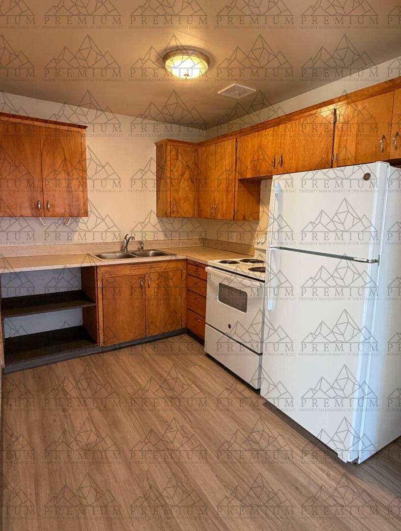 Apartment for rent at 1700 E 9th St, The Dalles, OR 97058