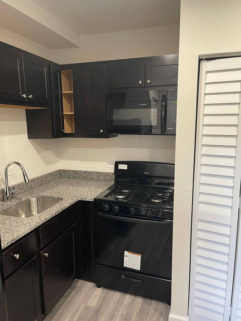 Apartment for rent at 2801 N Central Park, Chicago, IL 60618