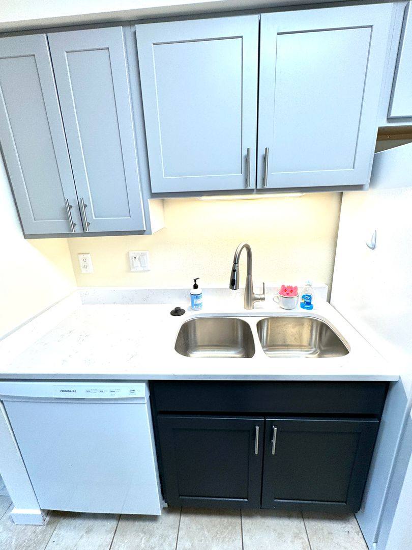Apartment for rent at 2525 University Ave, Madison, WI 53705