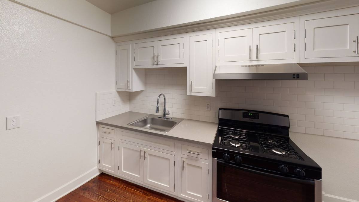 Apartment for rent at 326 S Normandie Ave, Los Angeles, CA 90020