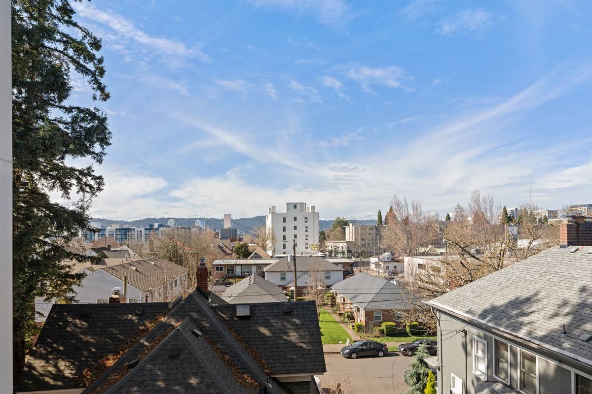 Apartment for rent at 1820 NE Davis St, Portland, OR 97232