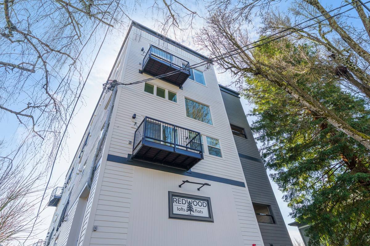 Apartment for rent at 1820 NE Davis St, Portland, OR 97232