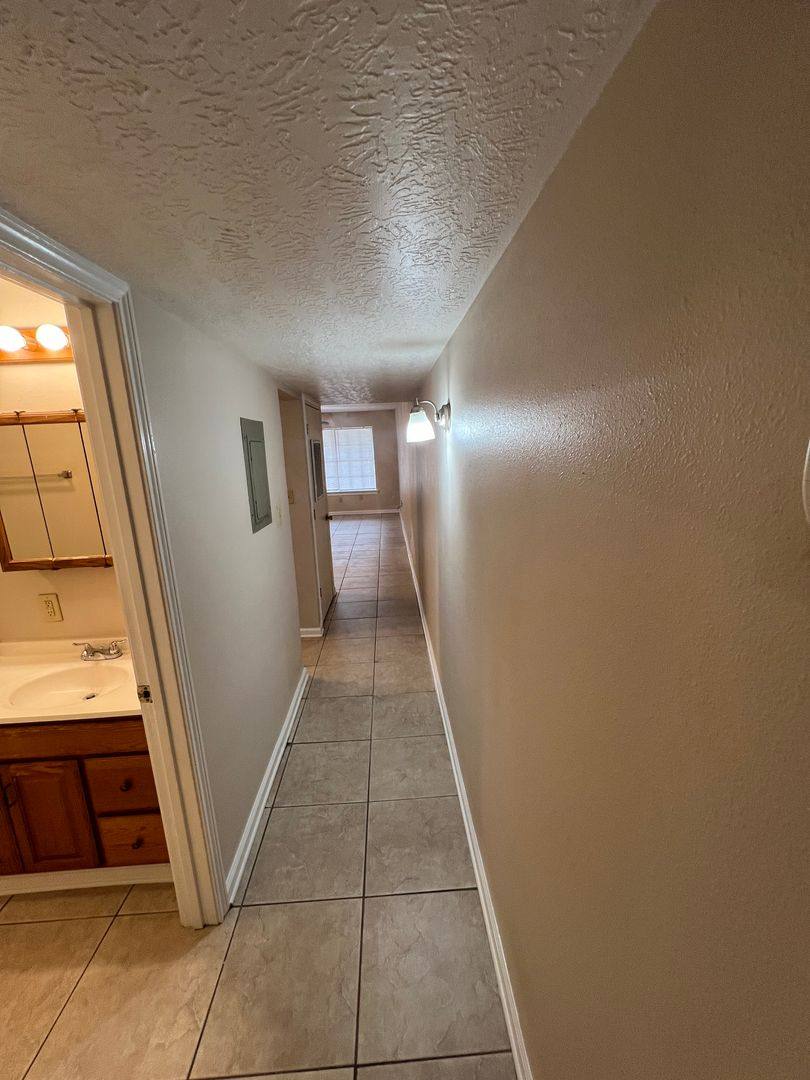 Apartment for rent at 134 N Meyers Dr, Lafayette, LA 70508