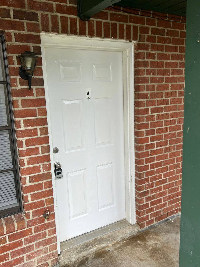 Apartment for rent at 134 N Meyers Dr, Lafayette, LA 70508