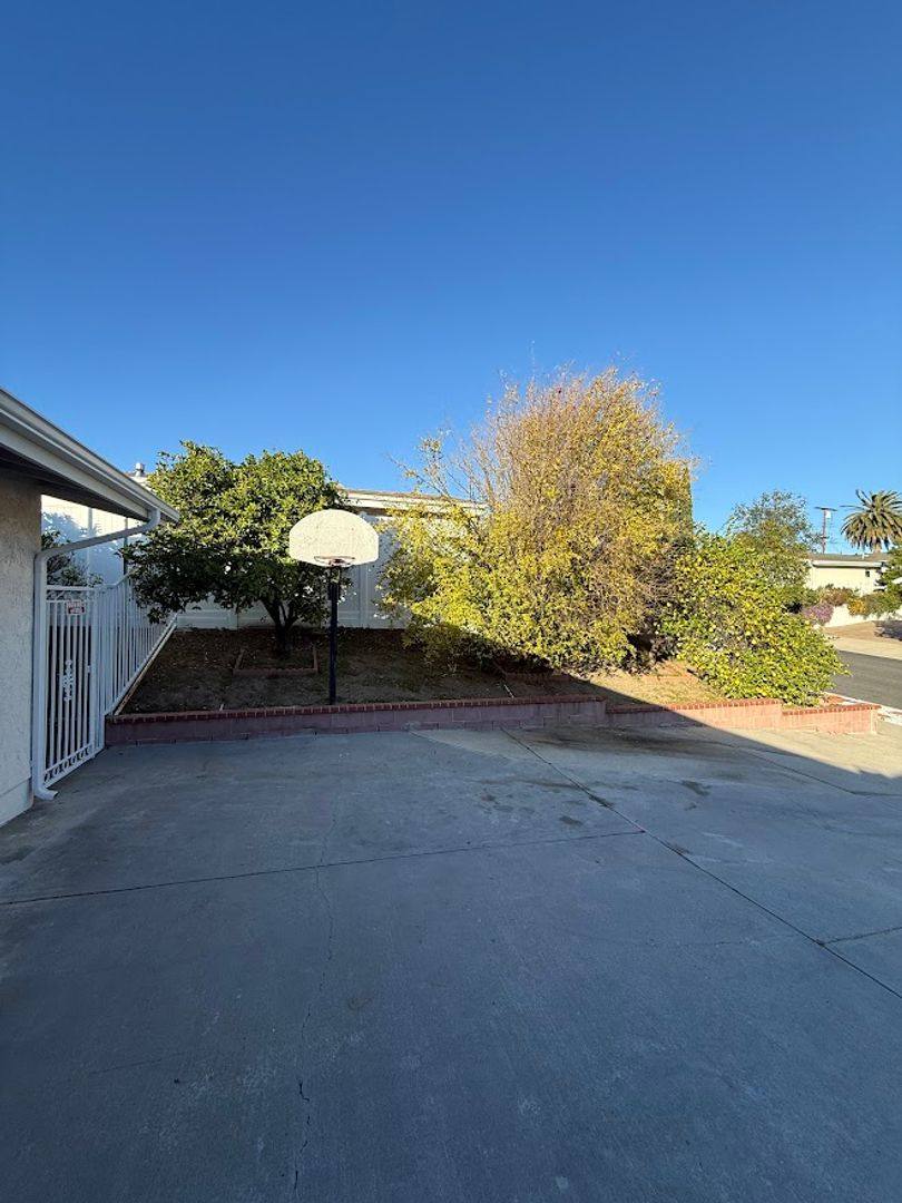 House for rent at 11725 Monogram Ave, Granada Hills, CA 91344