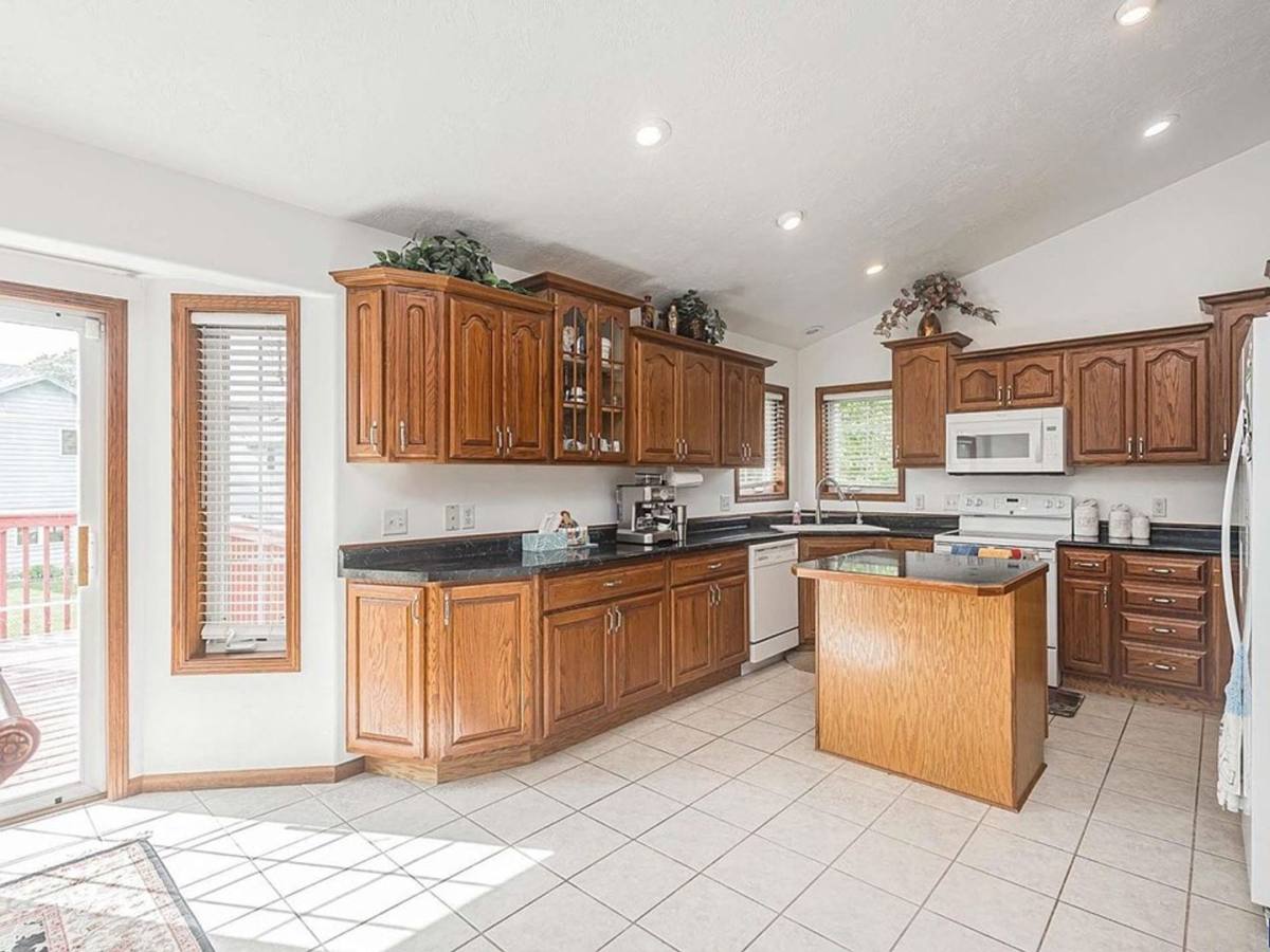 Apartment for rent at 809 S Outlook Dr, Sioux Falls, SD 57106