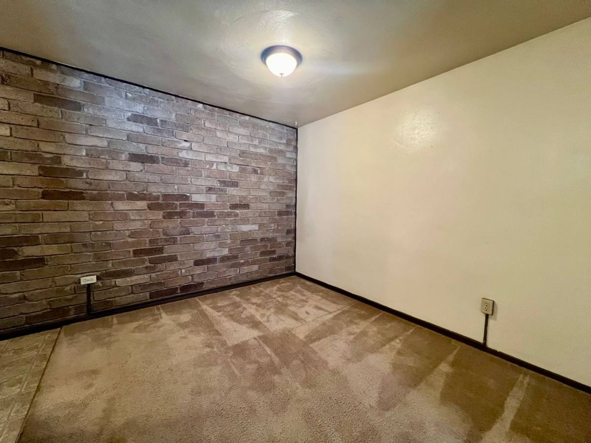 Apartment for rent at 602 Kellywood Manor, New Kensington, PA 15068