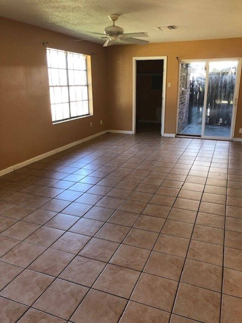 Apartment for rent at 10940 Roger Dr, New Orleans, LA 70127