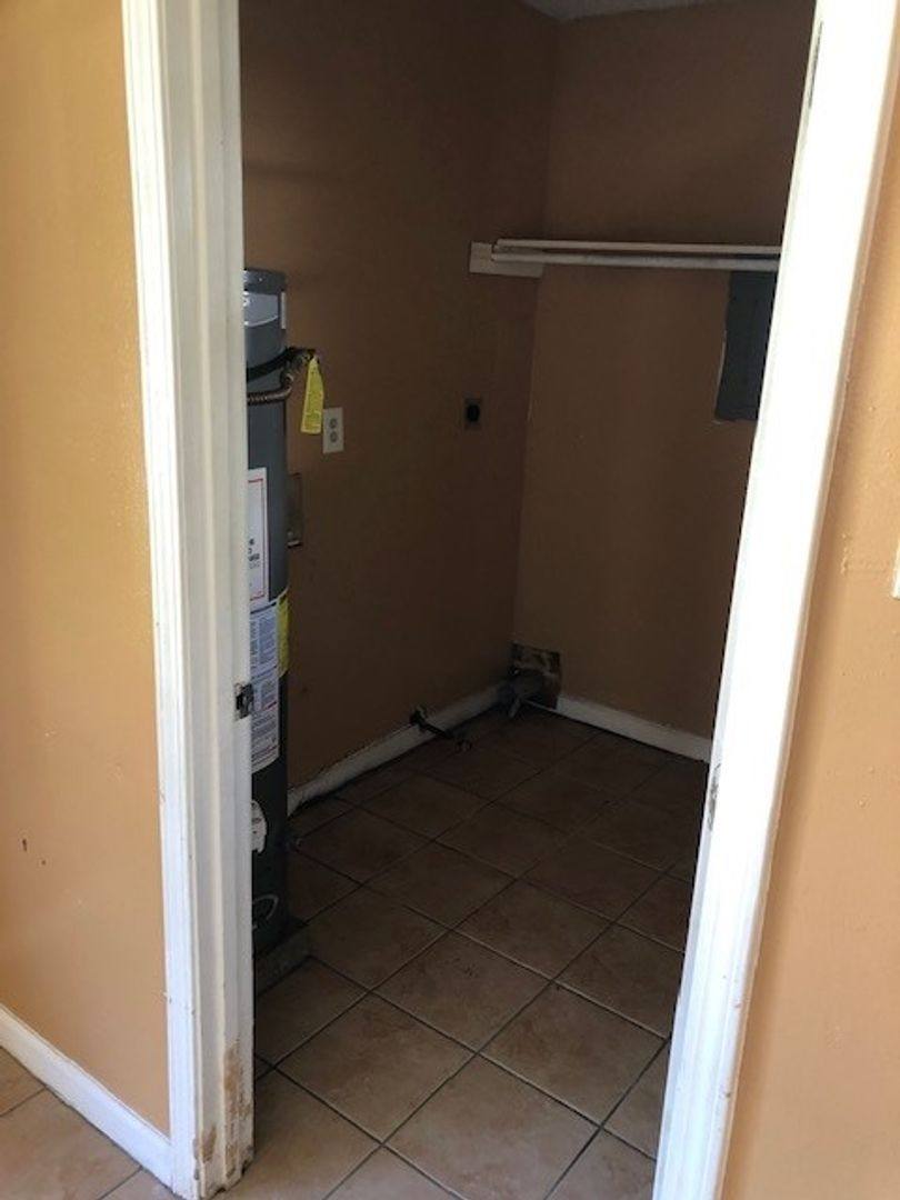 Apartment for rent at 10940 Roger Dr, New Orleans, LA 70127