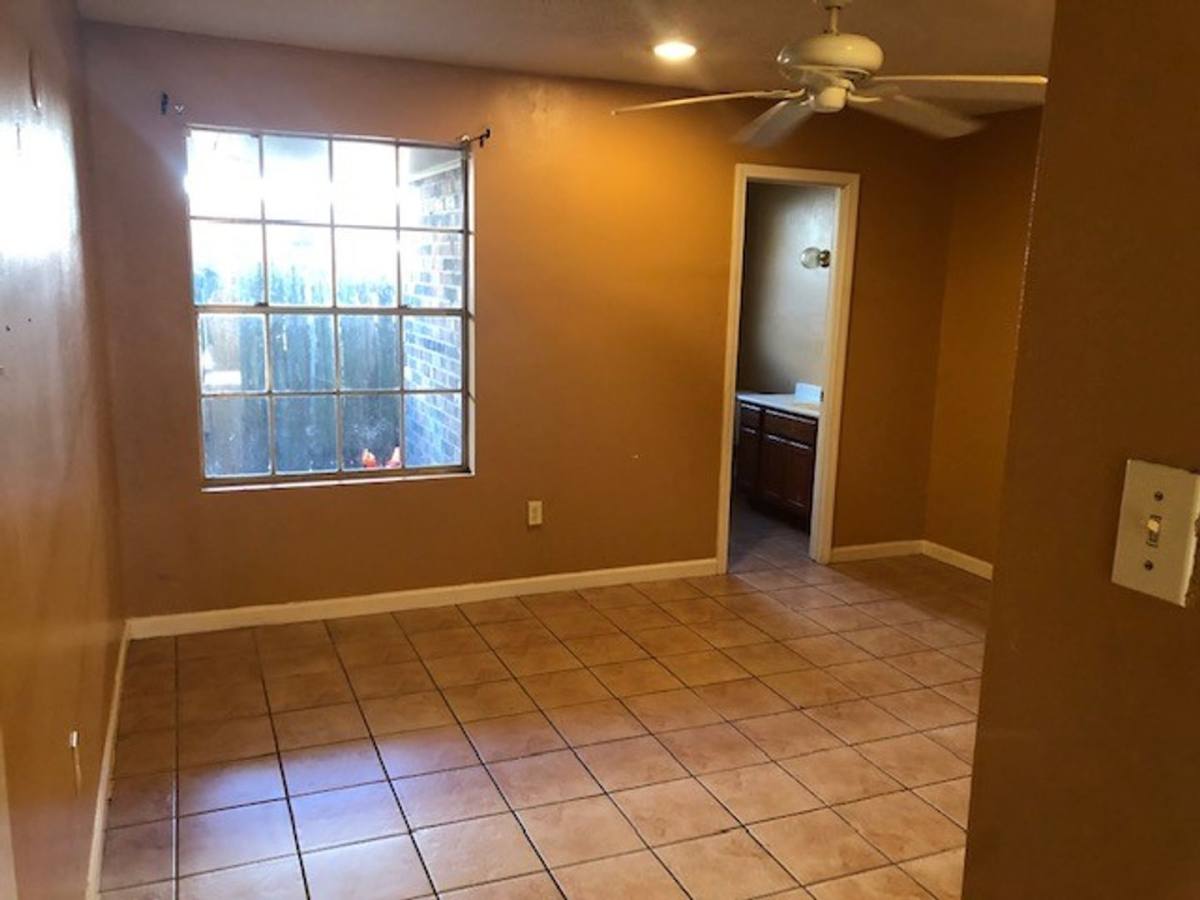 Apartment for rent at 10940 Roger Dr, New Orleans, LA 70127