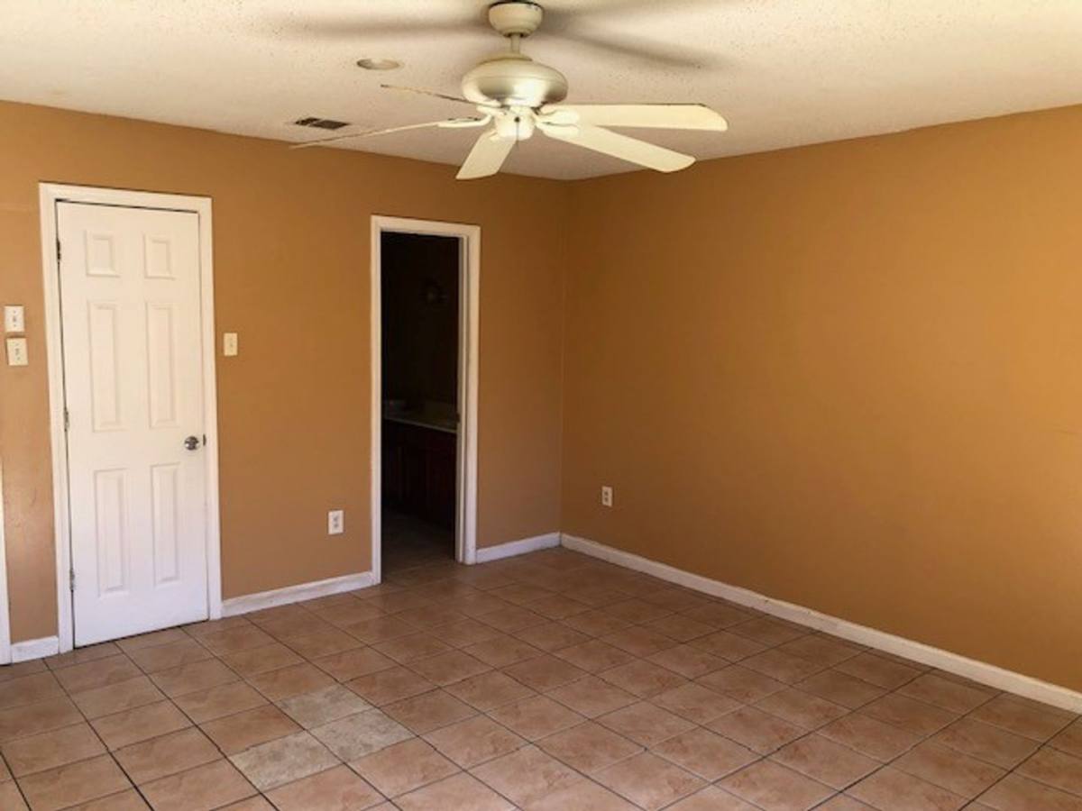 Apartment for rent at 10940 Roger Dr, New Orleans, LA 70127