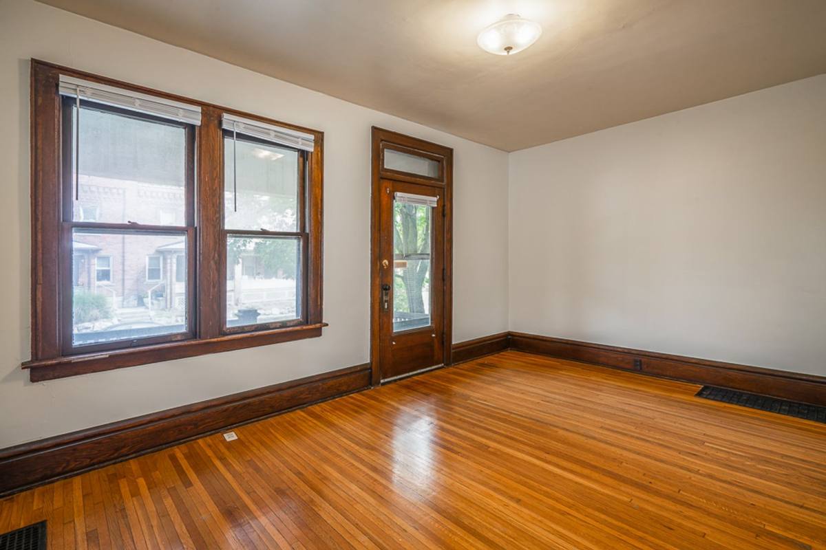 Apartment for rent at 435 Alden Ave, Columbus, OH 43201