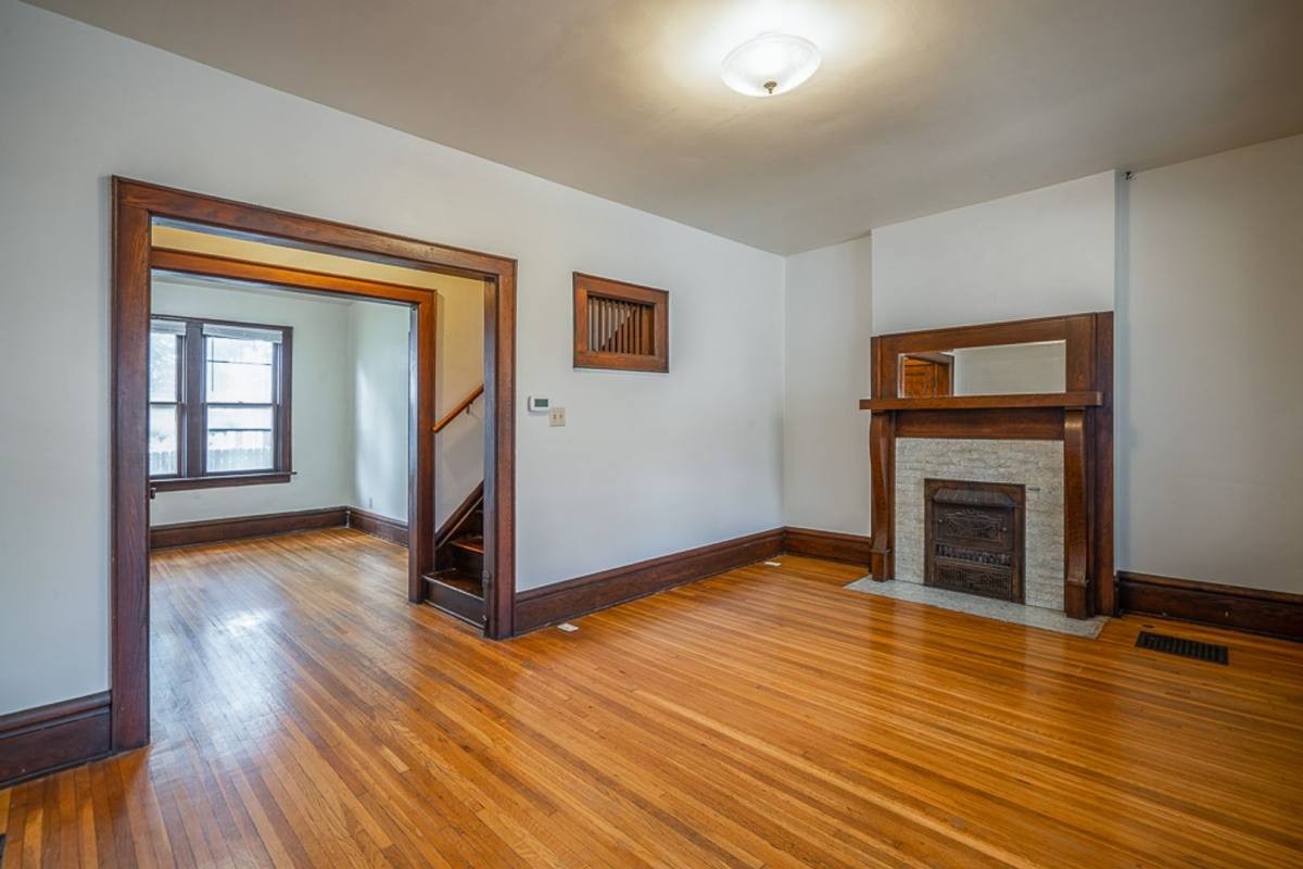 Apartment for rent at 435 Alden Ave, Columbus, OH 43201