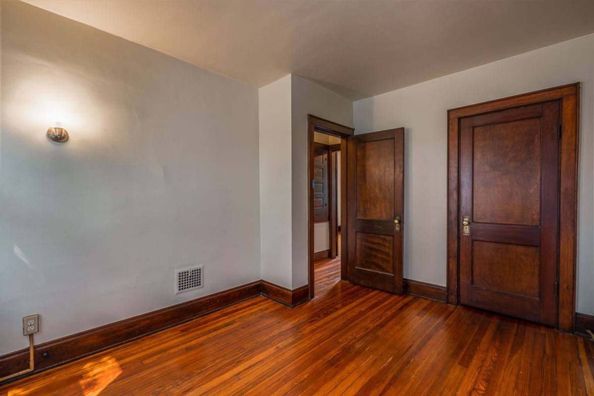 Apartment for rent at 435 Alden Ave, Columbus, OH 43201