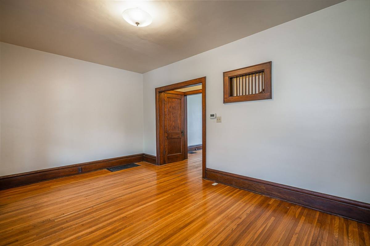 Apartment for rent at 435 Alden Ave, Columbus, OH 43201