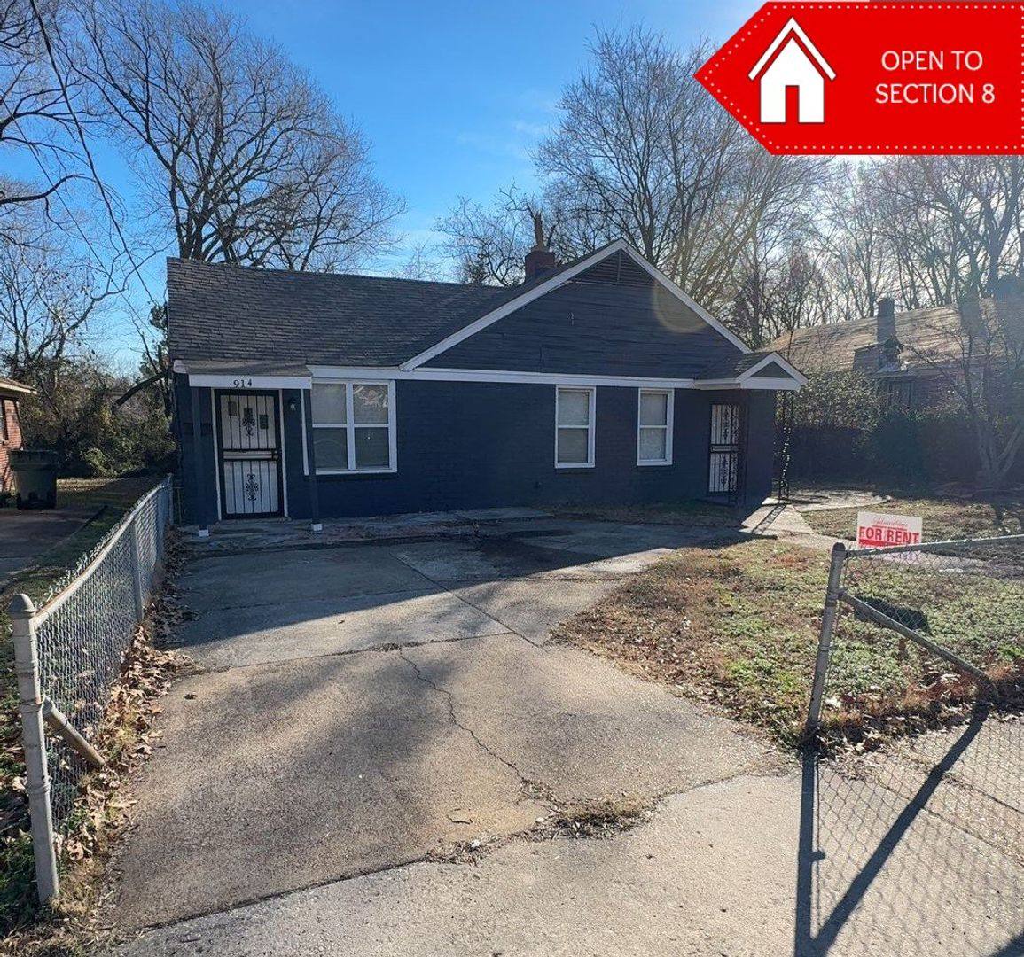 House for rent at 916 Crockett Place, Memphis, TN 38107