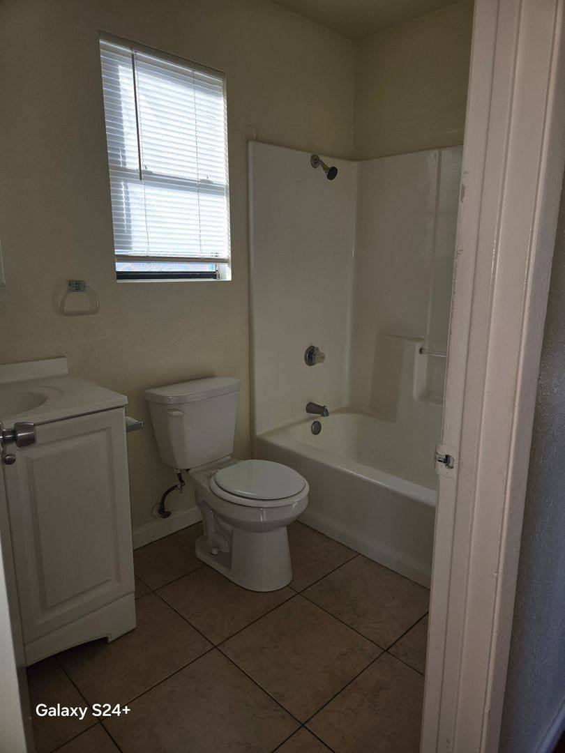 Apartment for rent at 248 S Yale St, Hemet, CA 92544