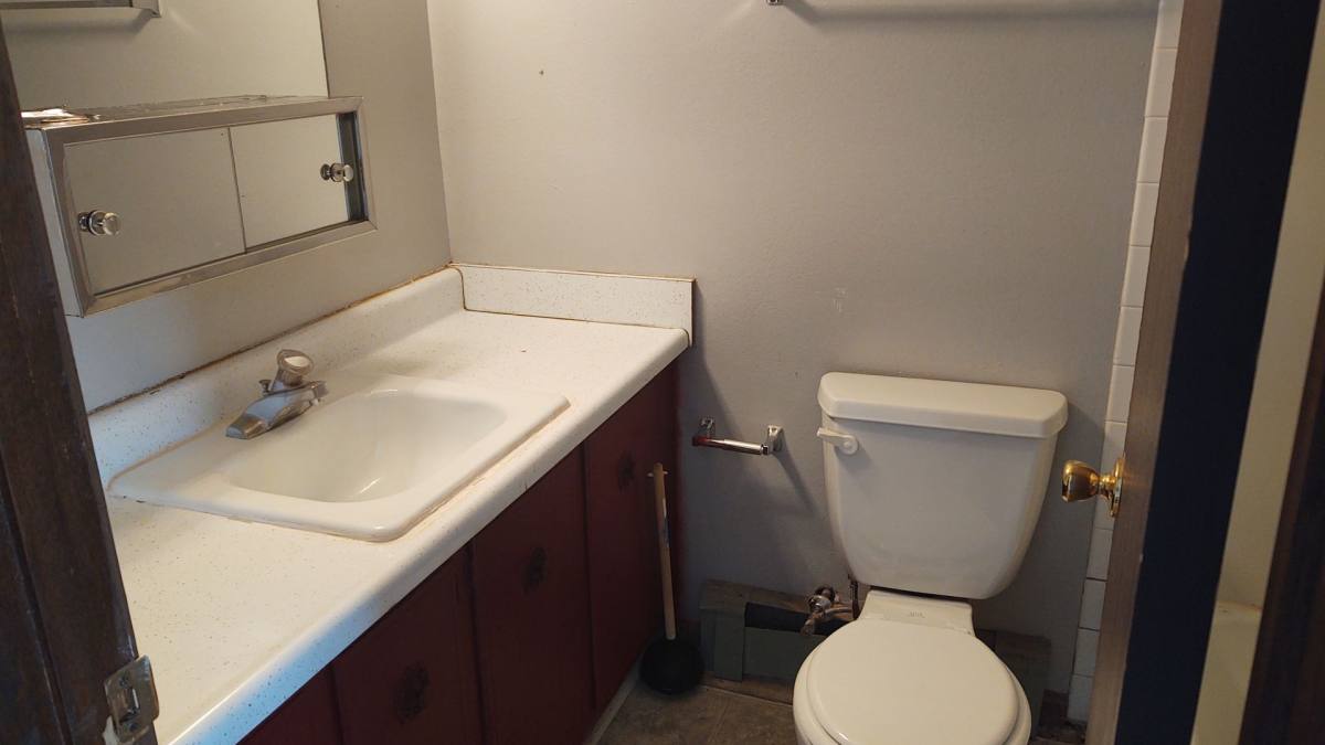 Apartment for rent at 912 2nd Ave, Iowa City, IA 52245