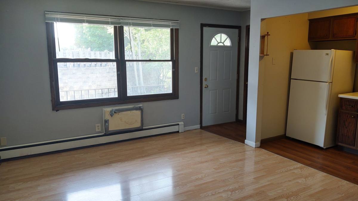 Apartment for rent at 912 2nd Ave, Iowa City, IA 52245