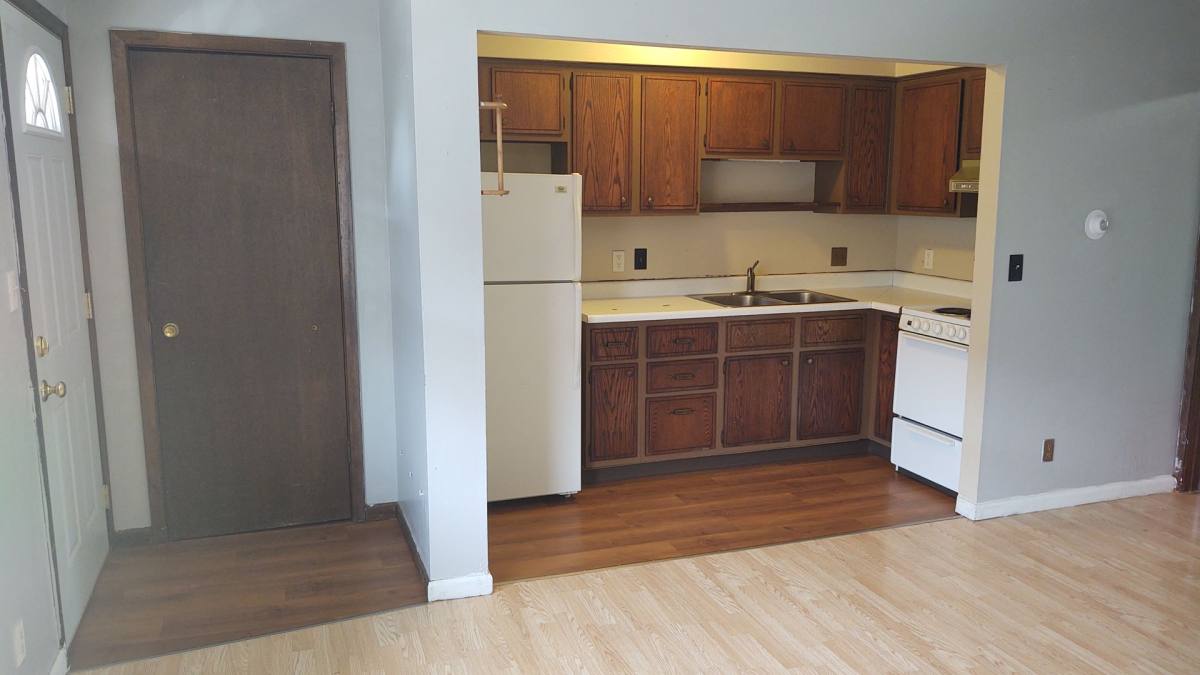 Apartment for rent at 912 2nd Ave, Iowa City, IA 52245