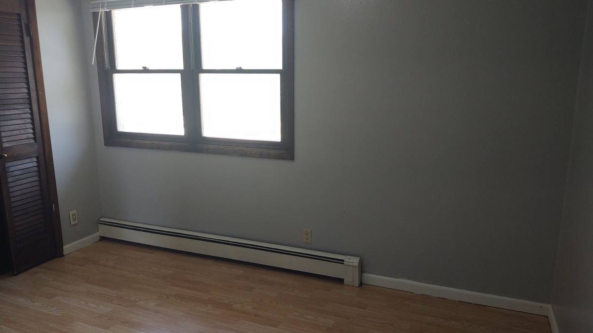 Apartment for rent at 912 2nd Ave, Iowa City, IA 52245