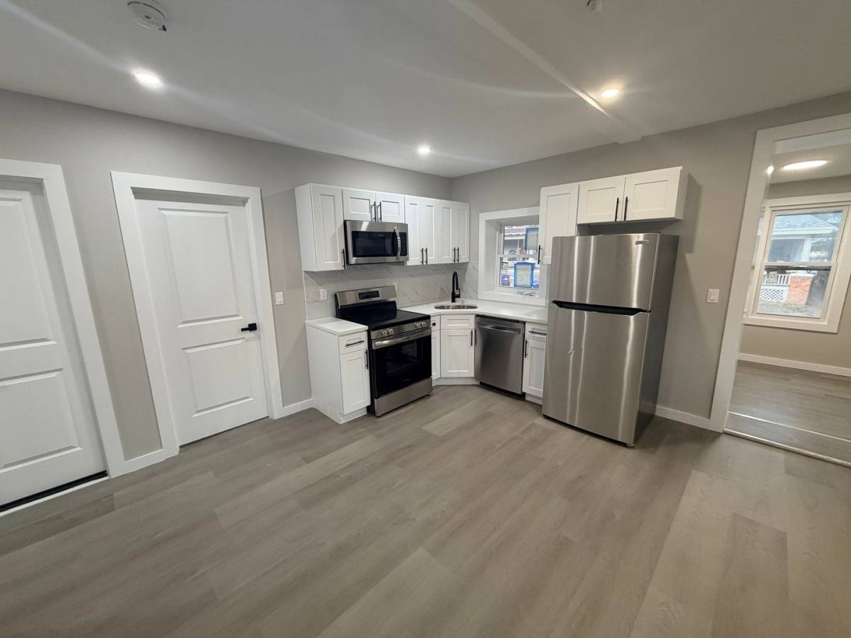 Apartment for rent at 610 Broadway, Albany, NY 12204