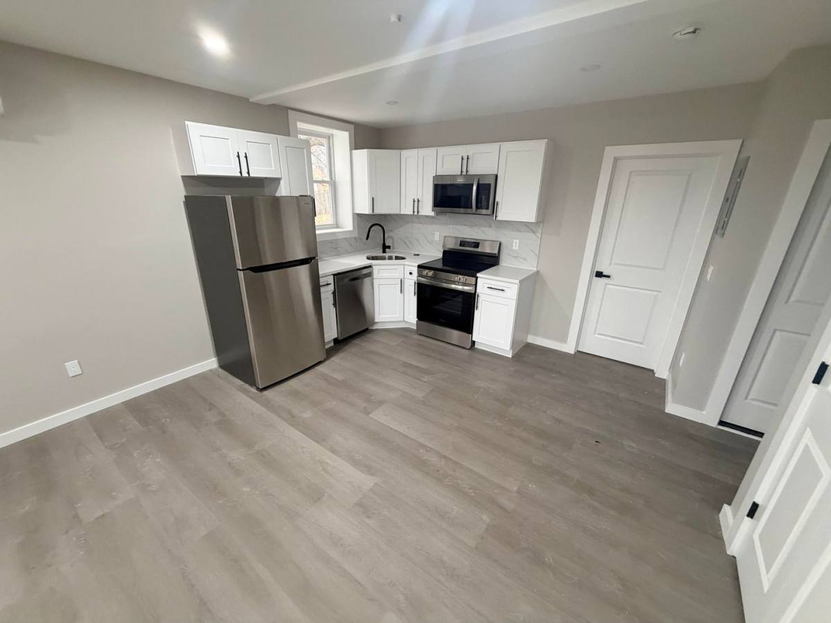 Apartment for rent at 610 Broadway, Albany, NY 12204