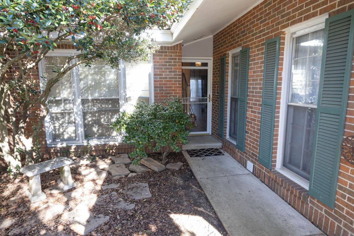 Townhouse for rent at 2043 Hazel Hedge Lane, Montgomery, AL 36106