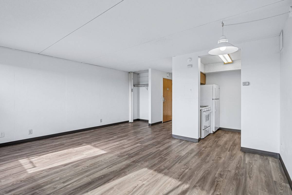 Apartment for rent at 425 13th Ave SE, Minneapolis, MN 55414