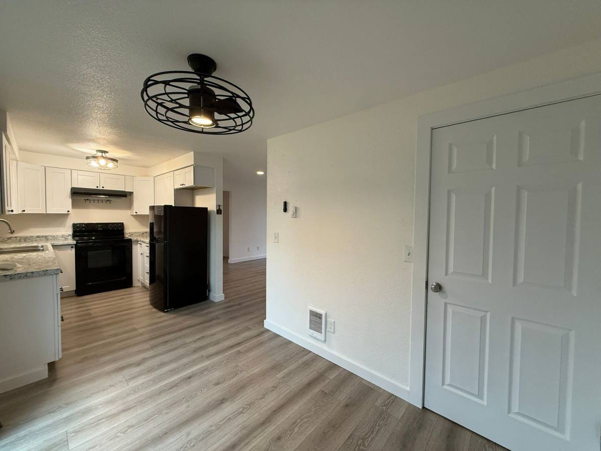 Apartment for rent at 925 Ave G, Seaside, OR 97138