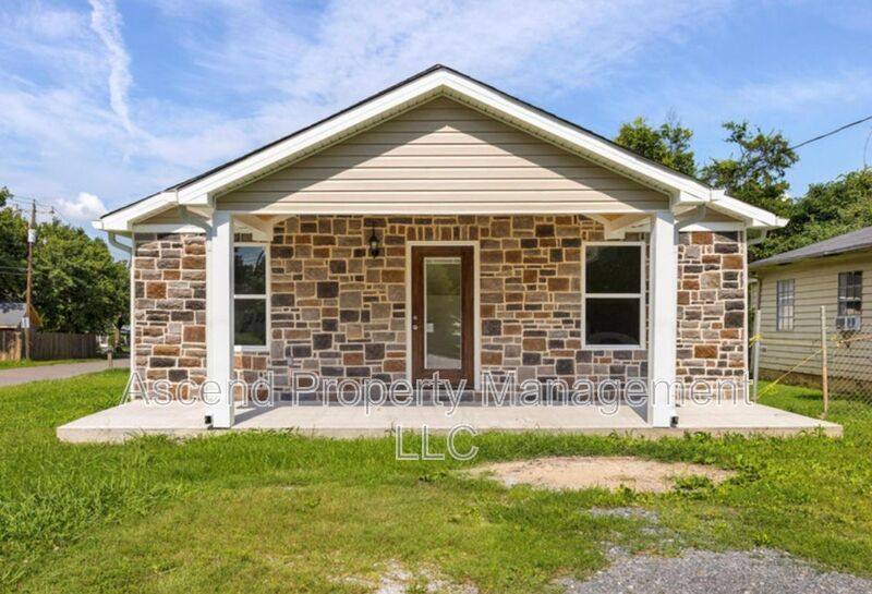 House for rent at 729 Henderson Ave, Rossville, GA 30741