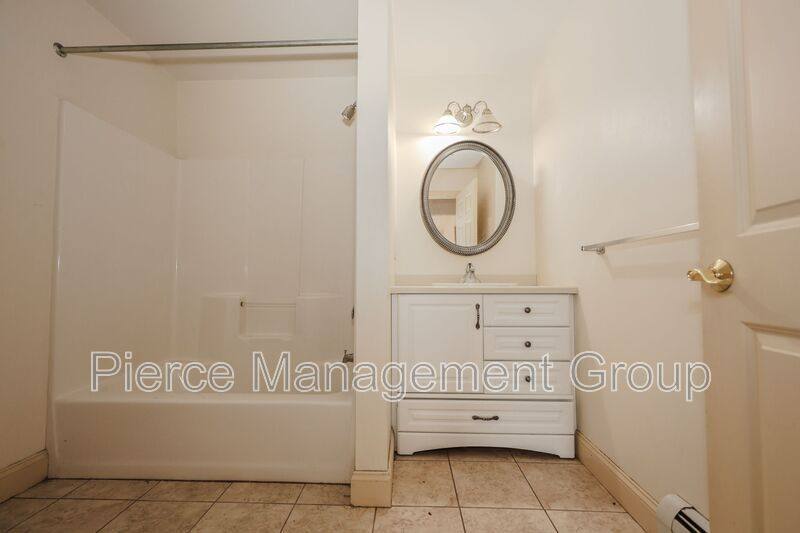 Townhouse for rent at 843 Mammoth Rd #7, Manchester, NH 03104