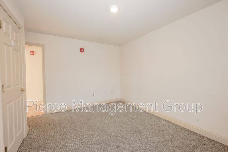 Townhouse for rent at 843 Mammoth Rd #7, Manchester, NH 03104