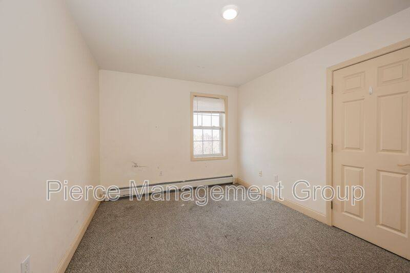 Townhouse for rent at 843 Mammoth Rd #7, Manchester, NH 03104