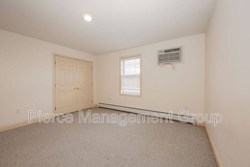Townhouse for rent at 843 Mammoth Rd #7, Manchester, NH 03104
