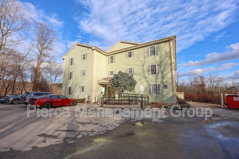 Townhouse for rent at 843 Mammoth Rd #7, Manchester, NH 03104