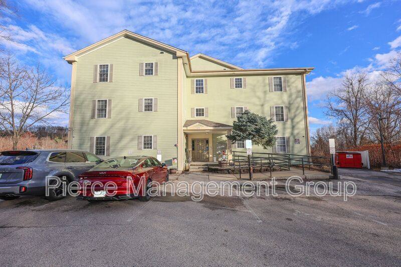 Townhouse for rent at 843 Mammoth Rd #7, Manchester, NH 03104