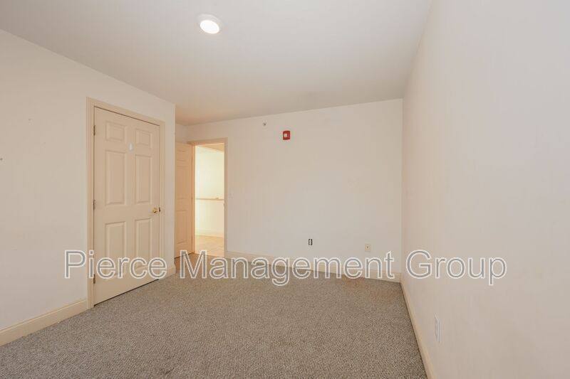 Townhouse for rent at 843 Mammoth Rd #7, Manchester, NH 03104