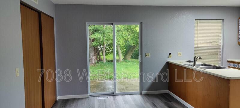 Apartment for rent at 815 Whitney St, Mount Pleasant, MI 48858