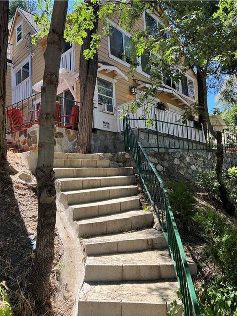 Apartment for rent at 23663 Lake Dr, Crestline, CA 92325